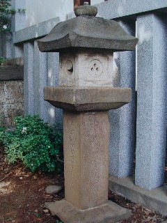 者品:石燈籠一対