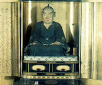 写真:市指定第9号 下田半兵衛富宅の木像(付 厨子)