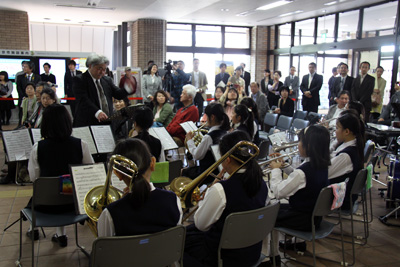 写真：碧山小学校吹奏楽部の演奏