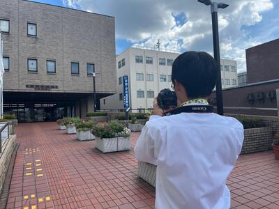 写真撮影している様子の画像