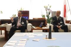 市長と副市長の写真