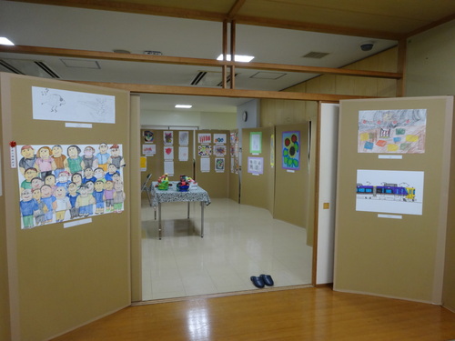 パラアート展覧会の様子（東久留米市）の写真