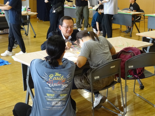 パラアート制作ワークショップの様子の写真