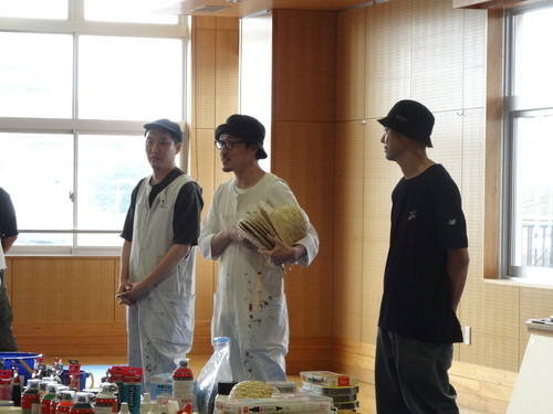 パラアート制作ワークショップの様子の写真