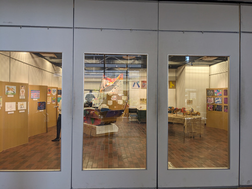 パラアート展覧会の様子（小平市）の写真