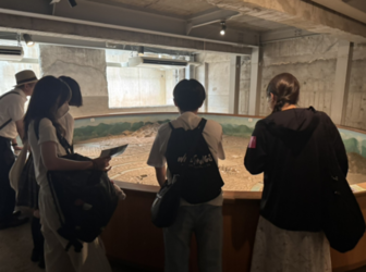 本川小学校平和資料館　