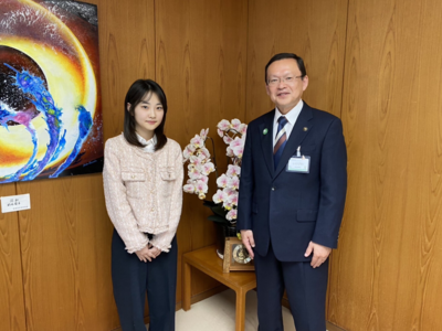 平和ユース生と市長2