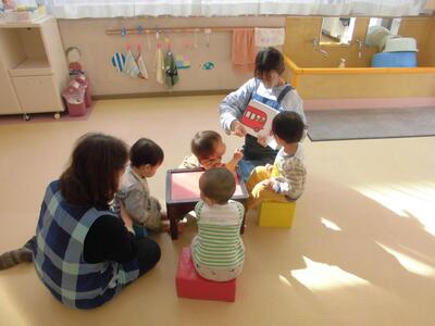 ひばりが丘公民館保育室ようす