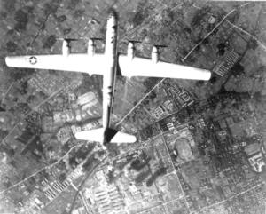 1945年、西東京市を空爆するB29