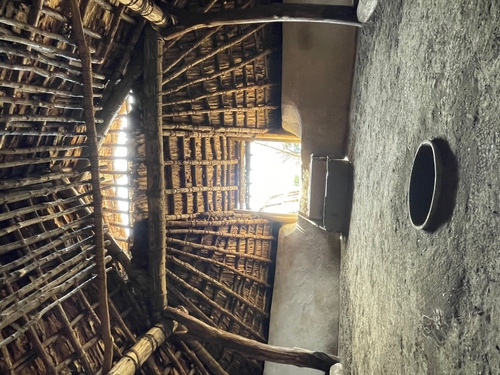 竪穴式住居の内部　