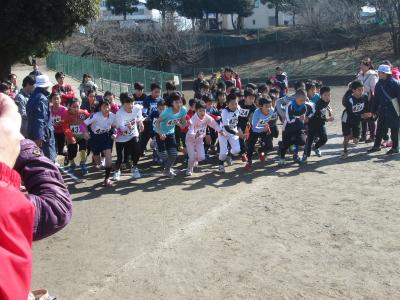 写真：1キロメートル小学生のスタート