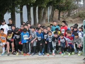 小学生1キロメートル スタートの様子