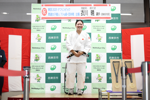 決意表明をしている衣川選手の写真