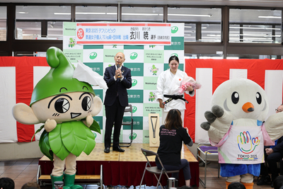 副市長が挨拶している写真