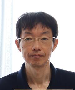 山本監督の顔写真