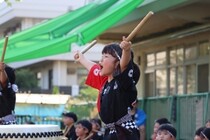すっとんやーと決めポーズ