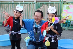 市長と笑顔でピース