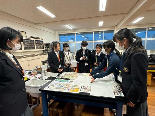 全体での打ち合わせの様子