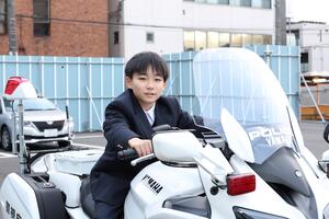 活動イメージ（白バイに乗車その2）