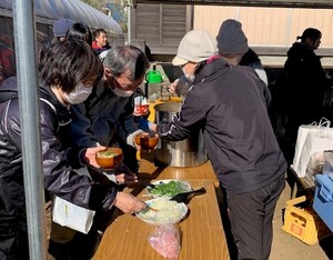 炊き出し2