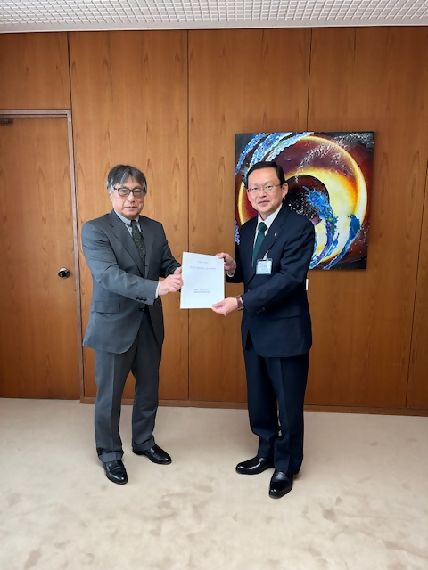 061114意見書提出の様子