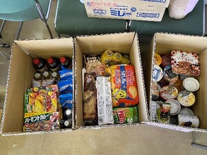 写真：皆様からご寄付いただいた食品の一部