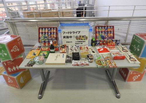 缶詰、レトルト食品など121個の食品