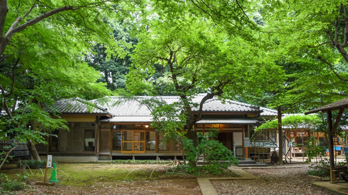 下保谷四丁目特別緑地保全地区の屋敷林と母屋