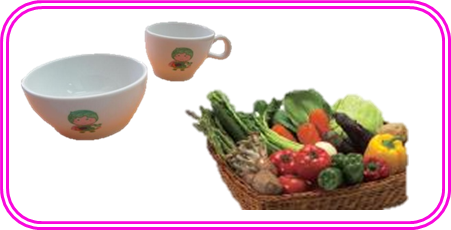 めぐみのマグカップと野菜の画像