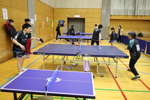 上村選手に教わる参加者
