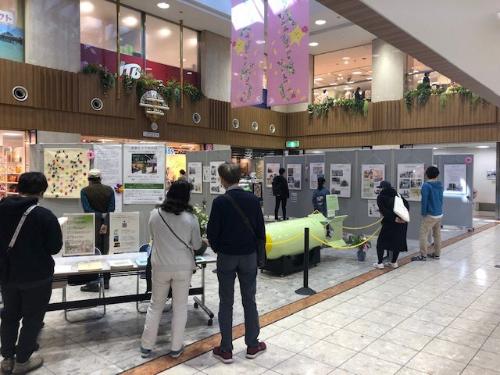 「西東京市平和の日」パネル展の様子