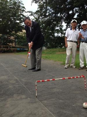 写真：ゲートボール大会市長試技