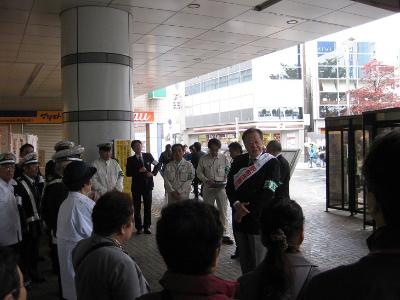 写真：駅前放置自転車クリーンキャンペーン市長挨拶