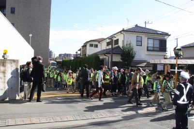 写真：田無庁舎出発