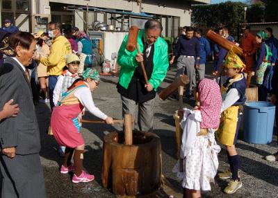 写真：もちつき大会