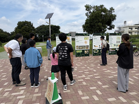 画像：下野谷遺跡散策の様子