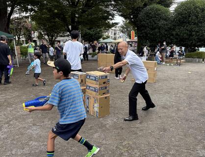 横から隙をつきます