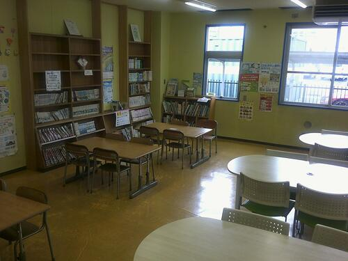 写真;図書コーナー