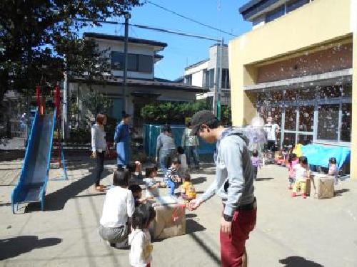 写真;児童館の庭(館庭)